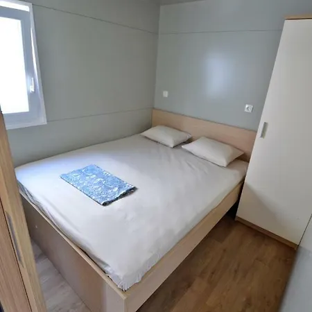 Kamp alanı Mobile Cvita Betina (Sibenik-Knin)