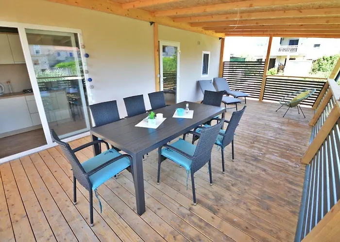 Mobile Cvita مكان تخييم